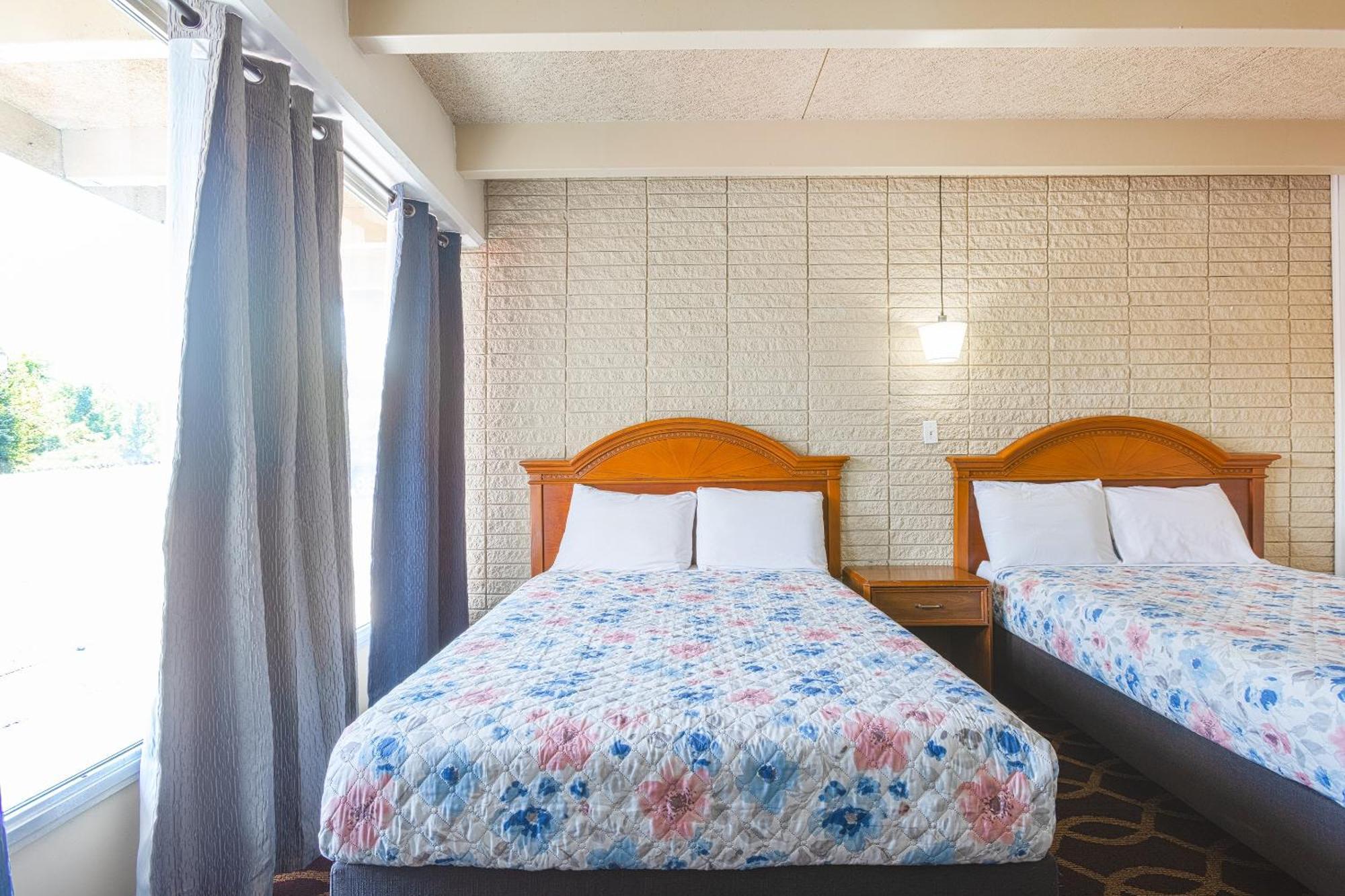 Sonrise Inn Lincoln Hwy By Oyo Breezewood Dış mekan fotoğraf