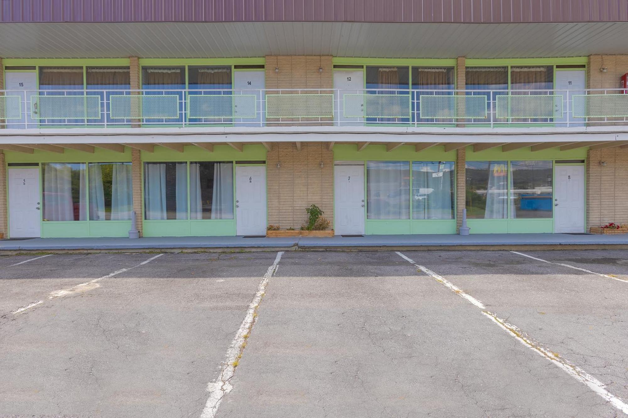 Sonrise Inn Lincoln Hwy By Oyo Breezewood Dış mekan fotoğraf