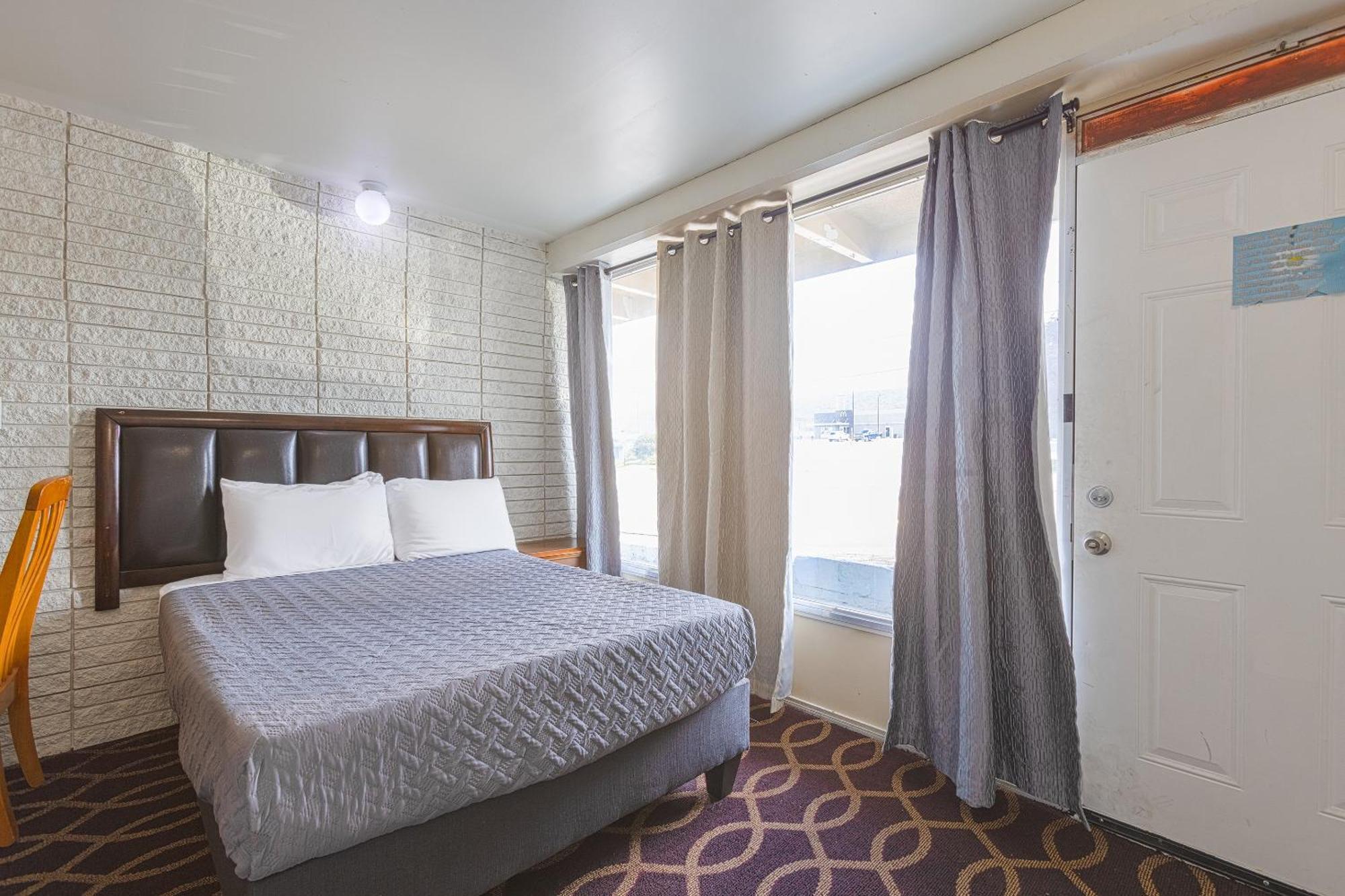 Sonrise Inn Lincoln Hwy By Oyo Breezewood Dış mekan fotoğraf