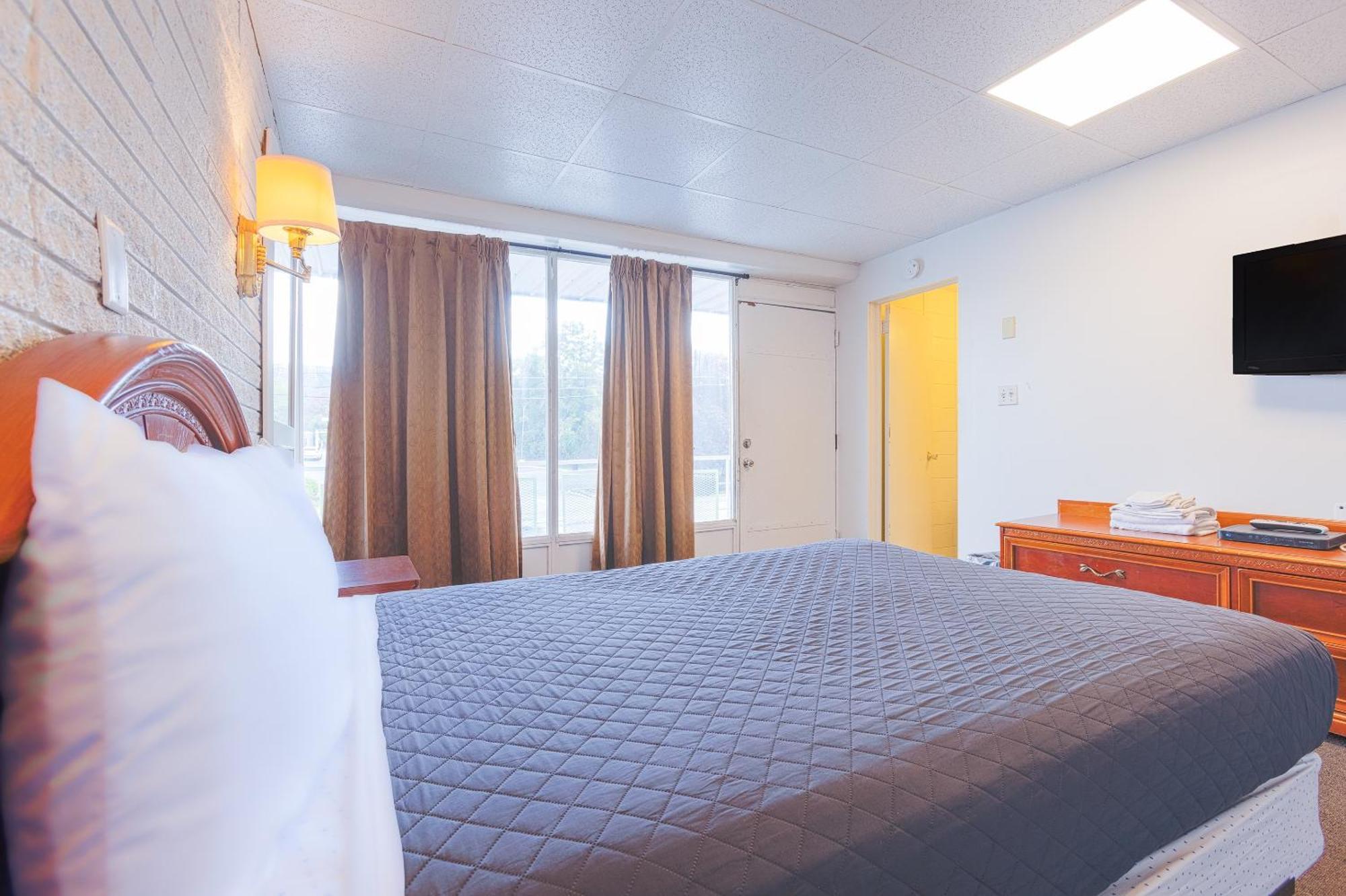 Sonrise Inn Lincoln Hwy By Oyo Breezewood Dış mekan fotoğraf