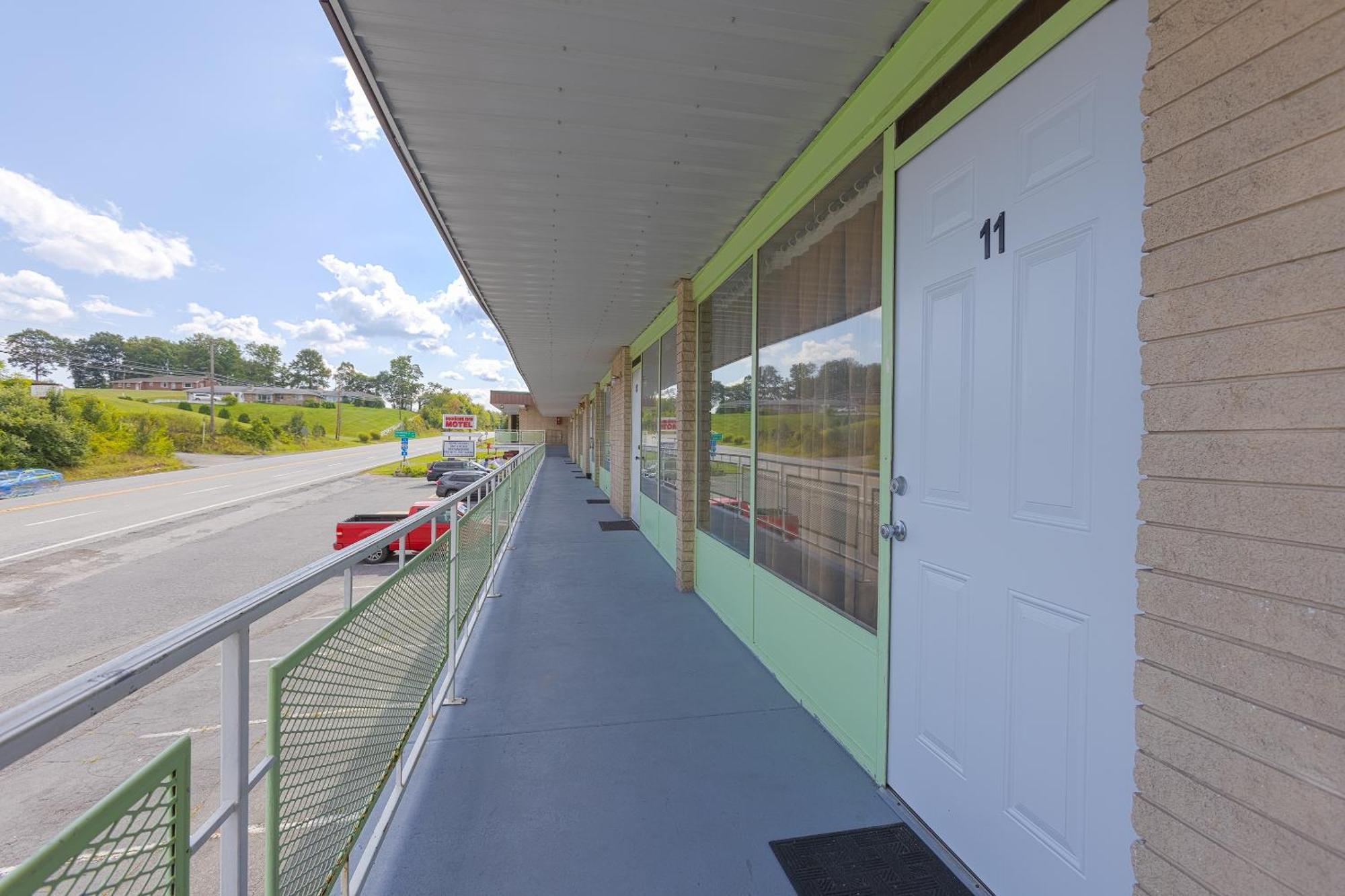 Sonrise Inn Lincoln Hwy By Oyo Breezewood Dış mekan fotoğraf