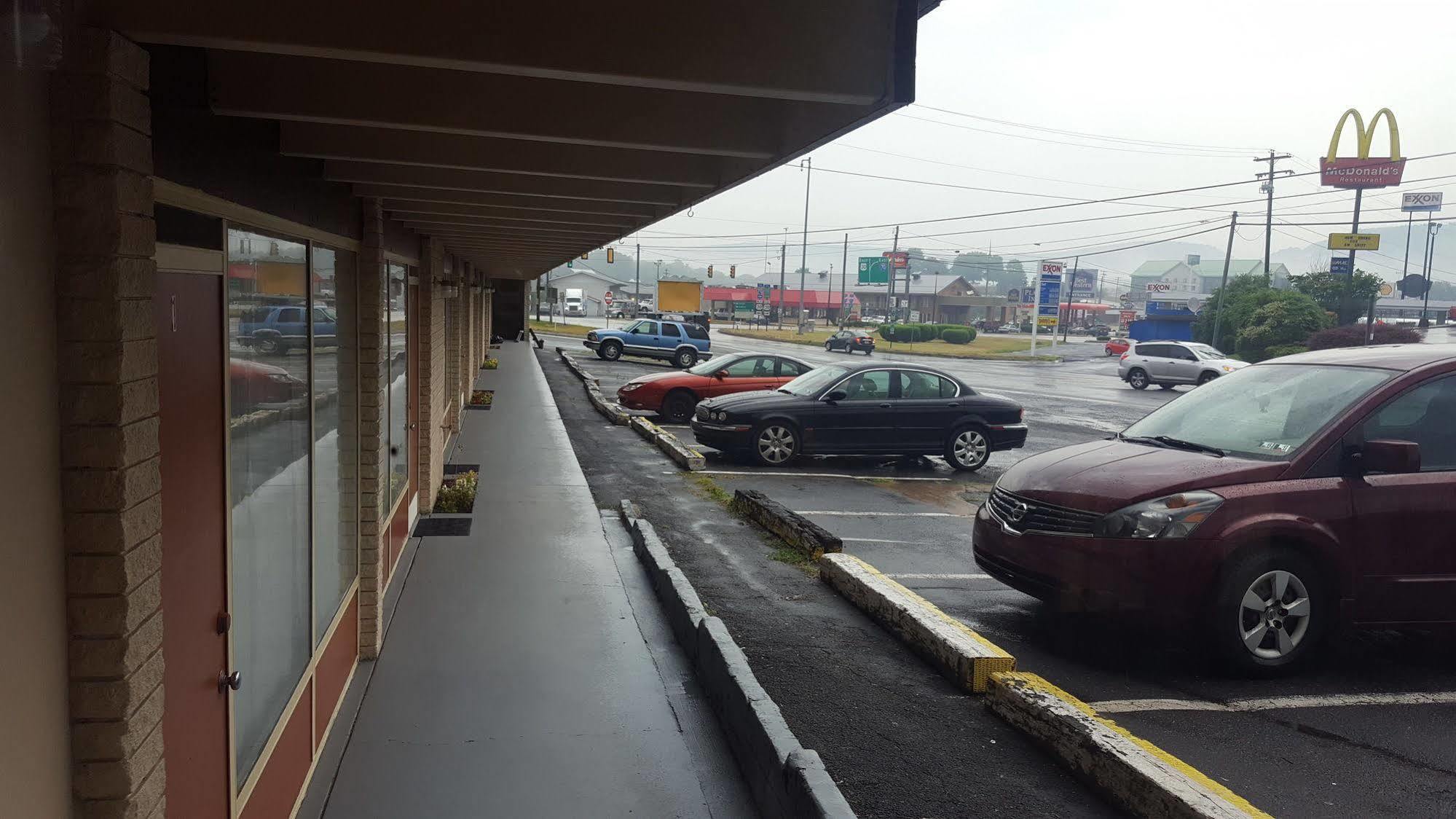 Sonrise Inn Lincoln Hwy By Oyo Breezewood Dış mekan fotoğraf