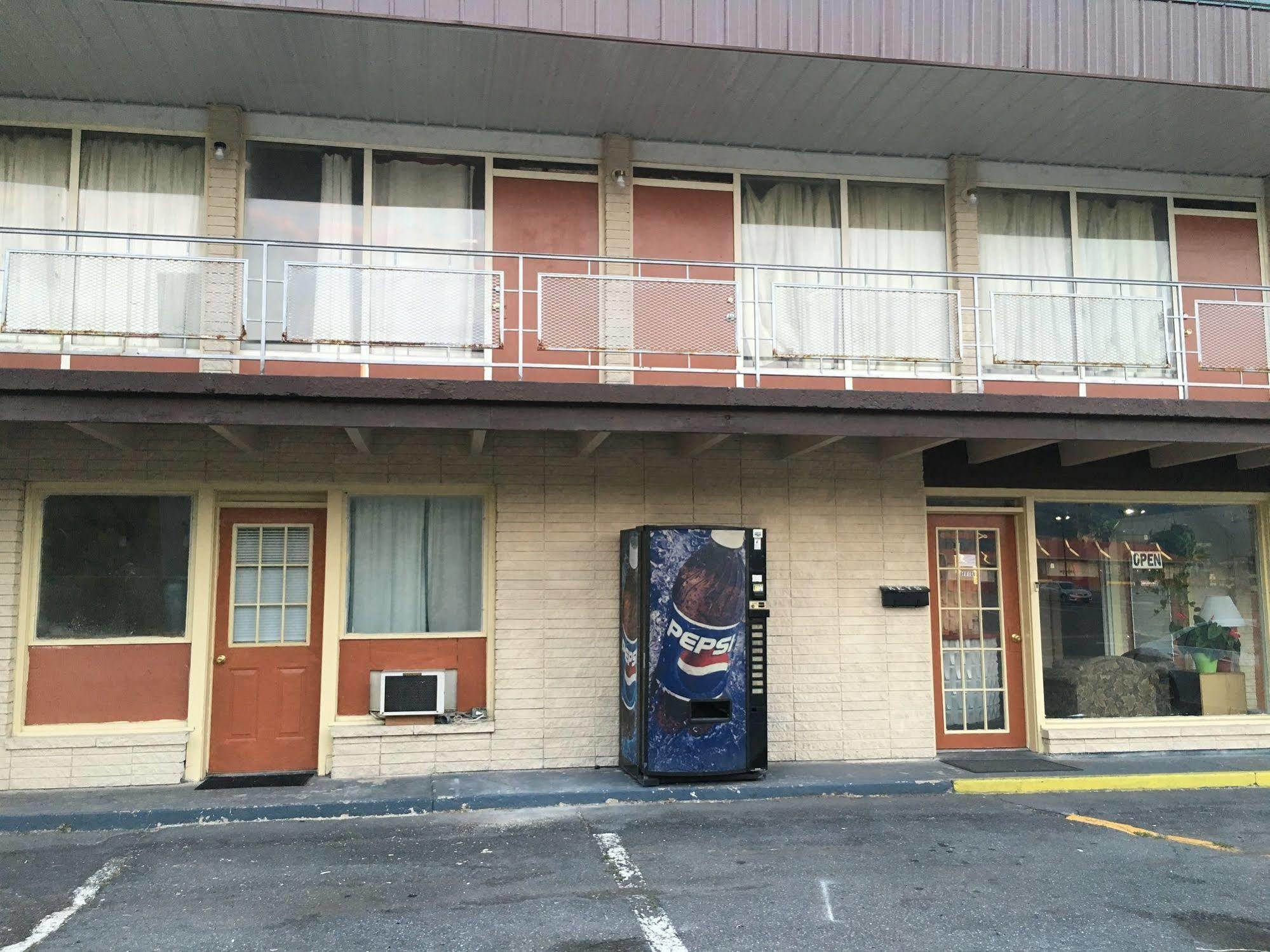 Sonrise Inn Lincoln Hwy By Oyo Breezewood Dış mekan fotoğraf
